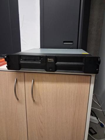Dell PowerVault 114X tape unit beschikbaar voor biedingen