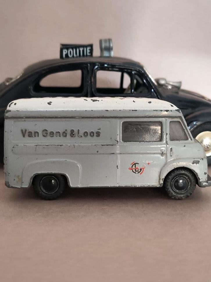 Vintage modelauto's midden vorige eeuw, Hobby en Vrije tijd, Modelauto's | 1:18, Gebruikt, Auto, Overige merken, Ophalen of Verzenden