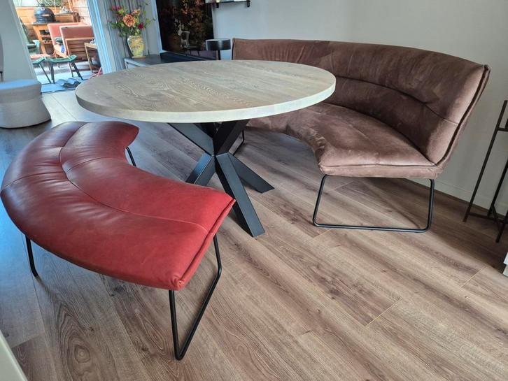Eethoek design Koinor Finn Essay rond, Huis en Inrichting, Complete eetkamers, Zo goed als nieuw, 4 tot 6 stoelen, Ophalen