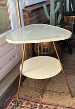 Mooi retro bijzettafeltje, Minder dan 55 cm, Rond, Zo goed als nieuw, Hout