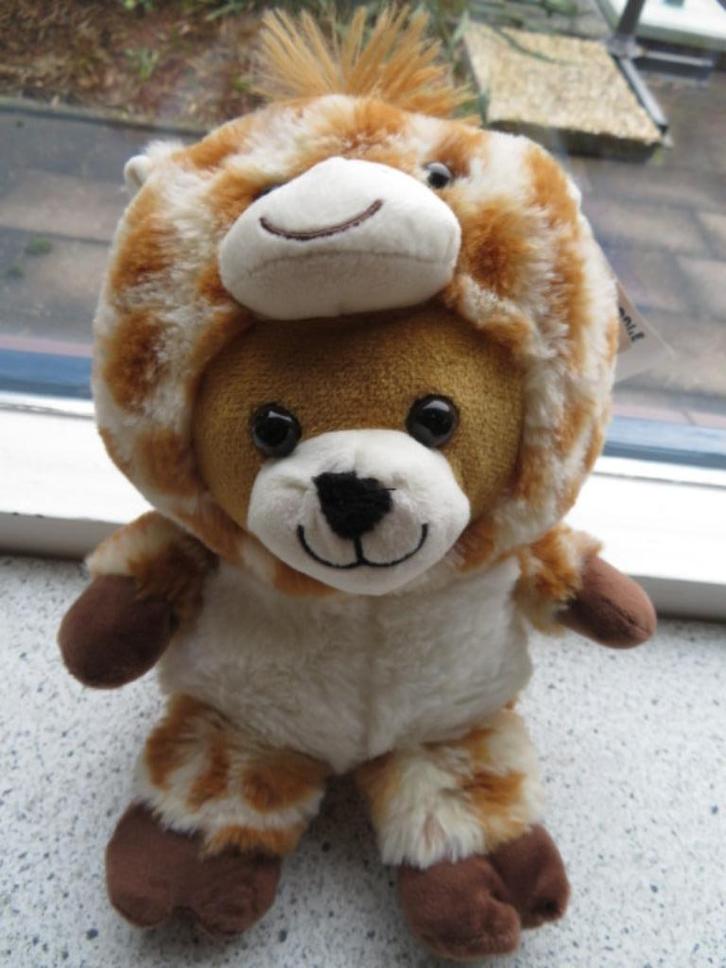 Beer in giraffe pakje merk Cuddle Crew meet ca 28 cm, Kinderen en Baby's, Speelgoed | Knuffels en Pluche, Zo goed als nieuw, Overige typen