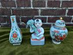 3 Chinese porseleinen voorwerpen, beeldje en 2 vaasjes., Antiek en Kunst, Verzenden