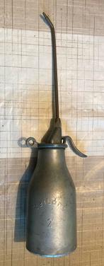 Oliespuitje oud model en werkend te koop, Ophalen of Verzenden