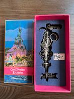 Disney limited 30 jaar castmember key /sleutel, Ophalen of Verzenden, Sneeuwwitje of Doornroosje, Zo goed als nieuw, Beeldje of Figuurtje