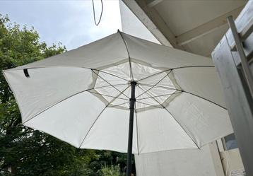 Parasol van Royal Patio beschikbaar voor biedingen