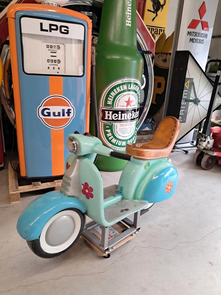 Kermis carousel Vespa Scooter leuk voor verzamelaar mancave, Verzamelen, Overige Verzamelen, Gebruikt, Ophalen