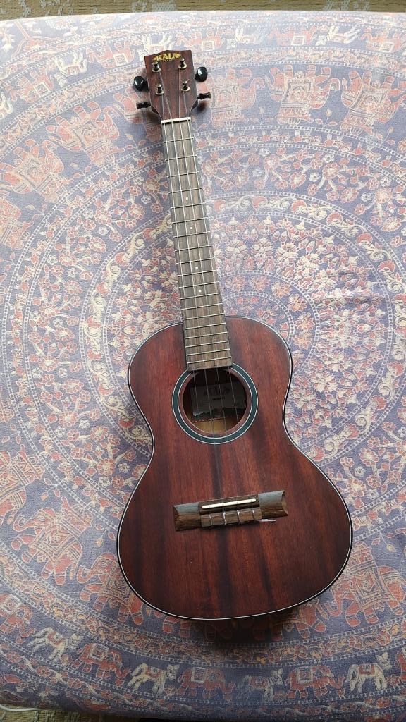 Kala tenor ukelele massief mahonie KA-SMH-T, Muziek en Instrumenten, Snaarinstrumenten | Overige, Zo goed als nieuw, Ukelele, Ophalen of Verzenden