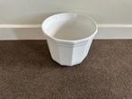 NIEUW !! MOOIE BLOEMPOT !! Kleur: Wit., Tuin en Terras, Bloempotten, 25 tot 40 cm, Rond, Nieuw, Ophalen of Verzenden