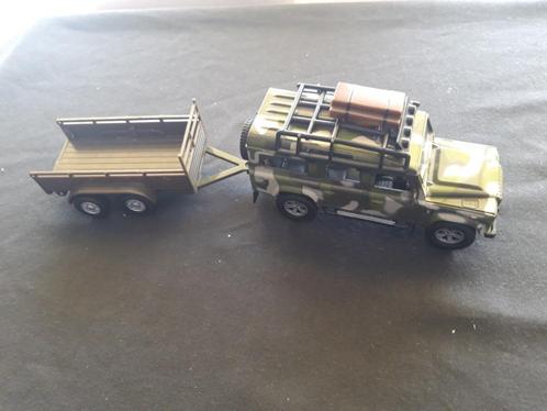 Land Rover Defender groen - camouflage met aanhangwagen, Hobby en Vrije tijd, Modelauto's | 1:32, Zo goed als nieuw, Auto, Overige merken