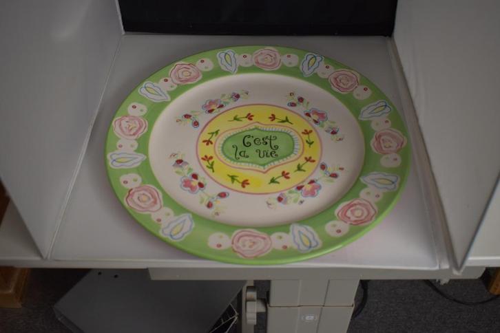 Taartbord Jet C''est la Vie servies, Huis en Inrichting, Keuken | Servies, Nieuw, Overige typen, Overige stijlen, Overige materialen