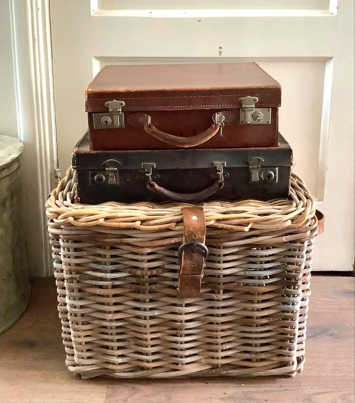 Twee hele oude koffertjes: bruin en cognac, Antiek en Kunst, Curiosa en Brocante, Ophalen of Verzenden