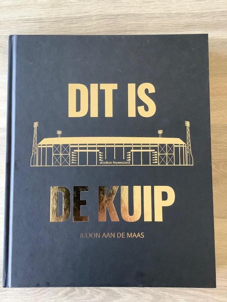 Dit is de Kuip Icoon aan de Maas, Verzamelen, Sportartikelen en Voetbal, Zo goed als nieuw, Boek of Tijdschrift, Feyenoord, Ophalen of Verzenden