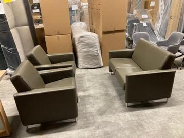 2 zitsbank en 2 fauteuils echt leer groen SAMEN €275  beschikbaar voor biedingen