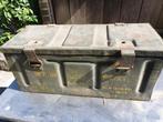2 oude militaire kisten, Ophalen