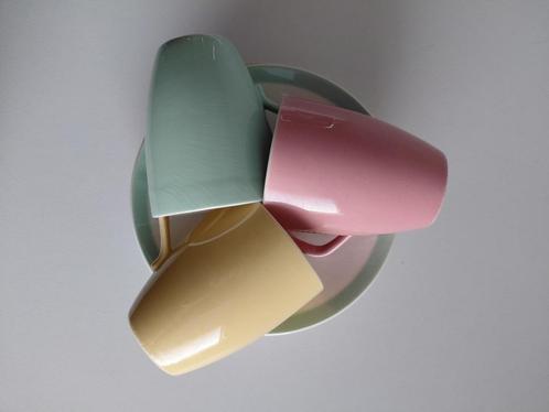 3 pastel koffiekopjes plus schotel Royal Sphinx Maastricht, Verzamelen, Retro, Huis en Inrichting, Ophalen