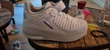 Heelys Fashion Sport  maat 34 beschikbaar voor biedingen