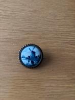 Delfsblauwe broche met molen, Ophalen of Verzenden, Minder dan 4 cm, Blauw, Overige materialen