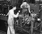 Tucker 48 automobile press factory assembly engine foto, Verzenden, Nieuw, Auto's