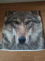Kussenhoes wolf. 40x40, Huis en Inrichting, Woonaccessoires | Kussens, Ophalen of Verzenden, Zo goed als nieuw, Vierkant