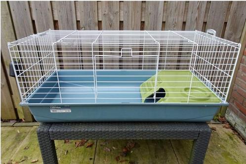 Z.G.A.N. blauwe kooi met witte tralies en huisje., Dieren en Toebehoren, Knaagdieren en Konijnen | Hokken en Kooien, Zo goed als nieuw