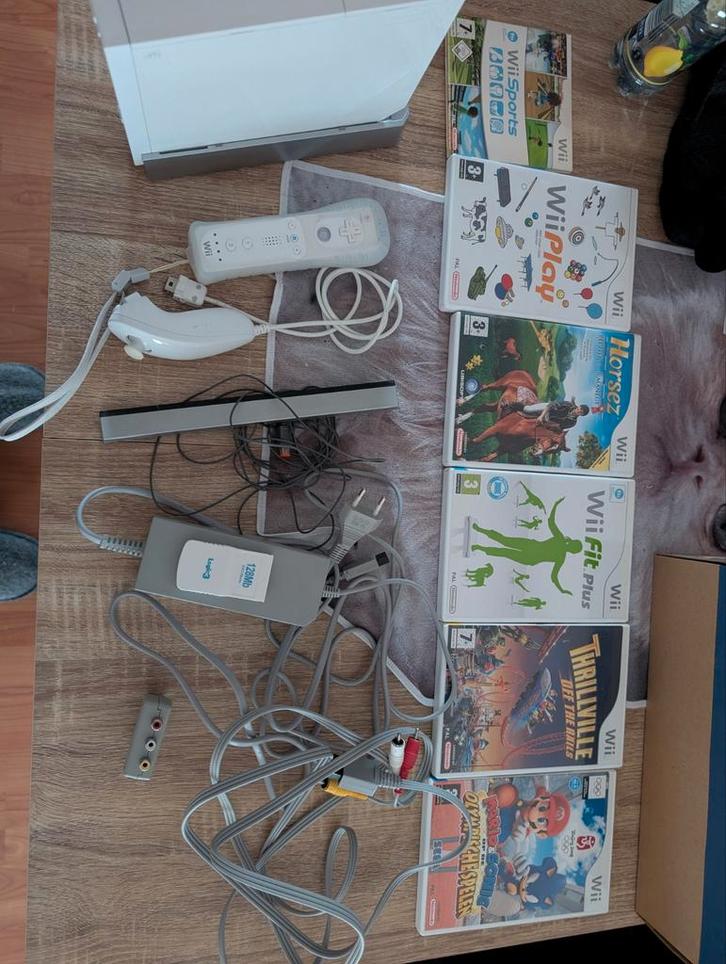 Nintendo Wii met games, Spelcomputers en Games, Games | Nintendo Wii, Gebruikt, Sport, 3 spelers of meer, Vanaf 7 jaar, Eén computer