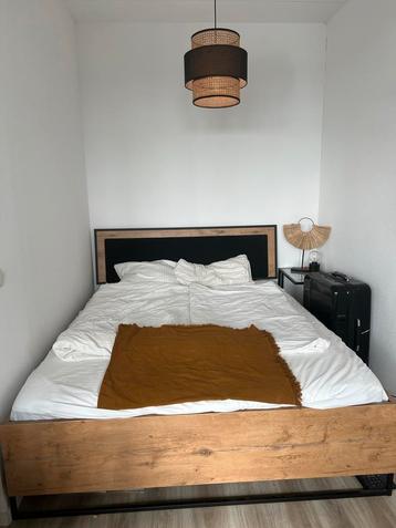 Tweepersoonsbed LOFTY van WoonEnzo 160x200 - goede staat