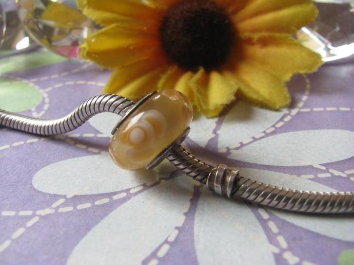 Pandora bedel 790645 = Murano BLOEMEN in GEEL kleuren, Sieraden, Tassen en Uiterlijk, Bedels, Zo goed als nieuw, Pandora, Glas of Kristal