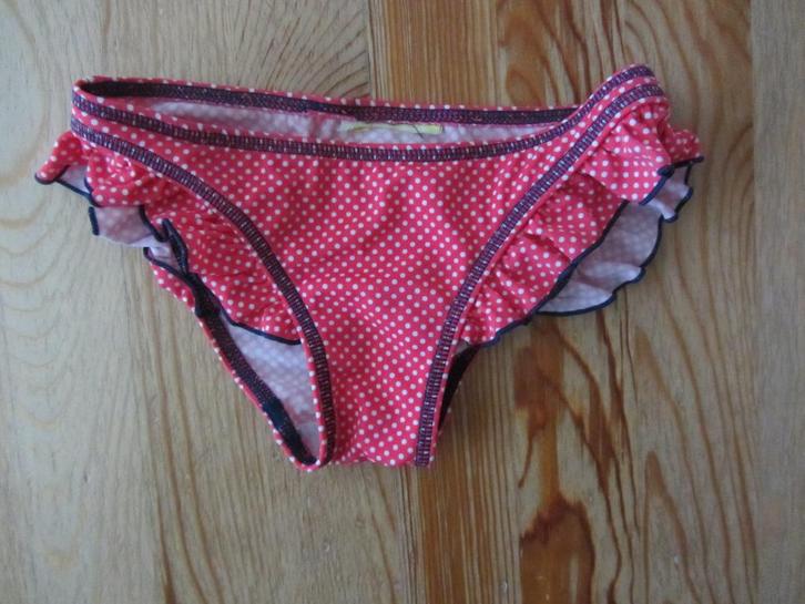 Rood gestipt zwembroekje +- maat 116, Kinderen en Baby's, Kinderkleding | Maat 116, Gebruikt, Meisje, Sport- of Zwemkleding, Ophalen of Verzenden