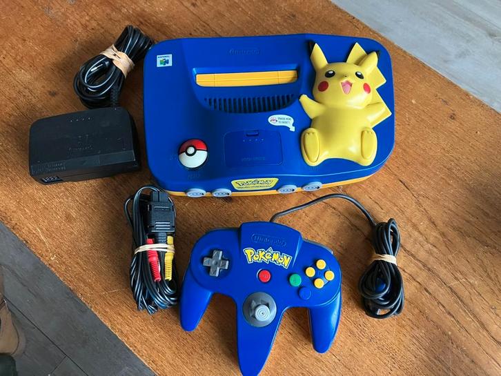Nintendo 64 console + pokemon controller! Pikachu edition!, Spelcomputers en Games, Spelcomputers | Nintendo 64, Met 1 controller