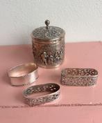 Theebus H. Hooijkaas Douwe Egberts met servetringen, Ophalen of Verzenden, Zilver