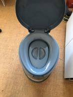 Portable toilet met milieuvriendelijke toiletvloeistof., Zo goed als nieuw