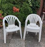 4 witte kunststof tuinstoelen, Ophalen, Gebruikt, Kunststof, Stapelbaar