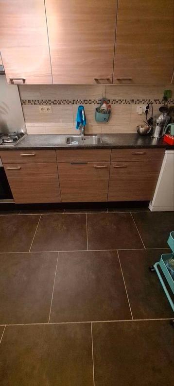 Gezocht deuren of complete keukenkasten  beschikbaar voor biedingen