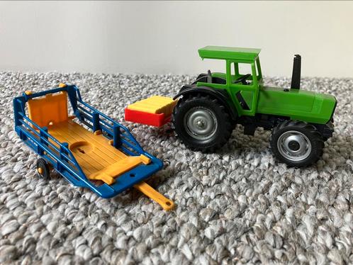 Deutz tractor met hooiwagen en hooibalen 1978, Hobby en Vrije tijd, Modelauto's | 1:32, Gebruikt, Tractor of Landbouw, Britains