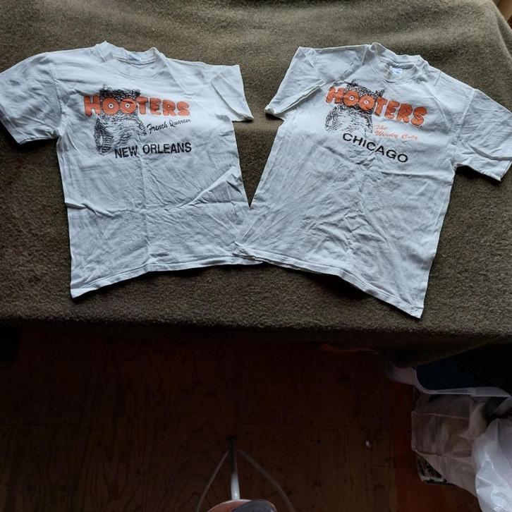 2 stuks T shirt Hooters, Kleding | Heren, T-shirts, Ophalen of Verzenden