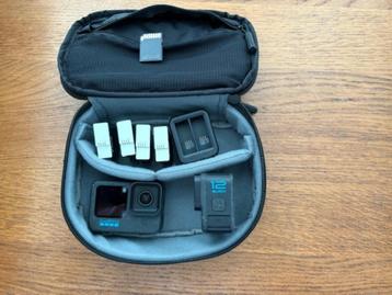 Twee zgan Gopro Hero 12 actiecamera's met veel accessoires  beschikbaar voor biedingen