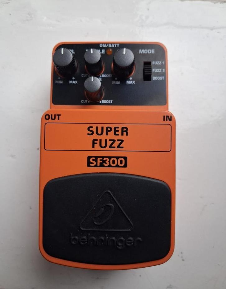 Behringer SF300 Super Fuzz, Muziek en Instrumenten, Effecten, Nieuw, Distortion, Overdrive of Fuzz, Volume, Ophalen of Verzenden