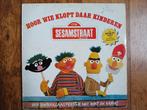 Lp vinyl   Bert & Ernie - Hoor wie klopt daar kinderen, Cd's en Dvd's, Vinyl | Kinderen en Jeugd, Ophalen of Verzenden, Gebruikt