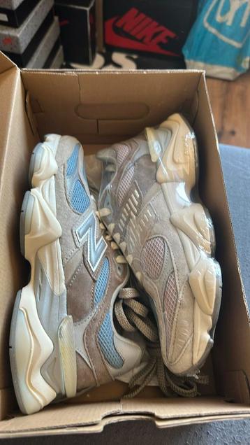 New balance 9060 mushroom 38 & 40  beschikbaar voor biedingen