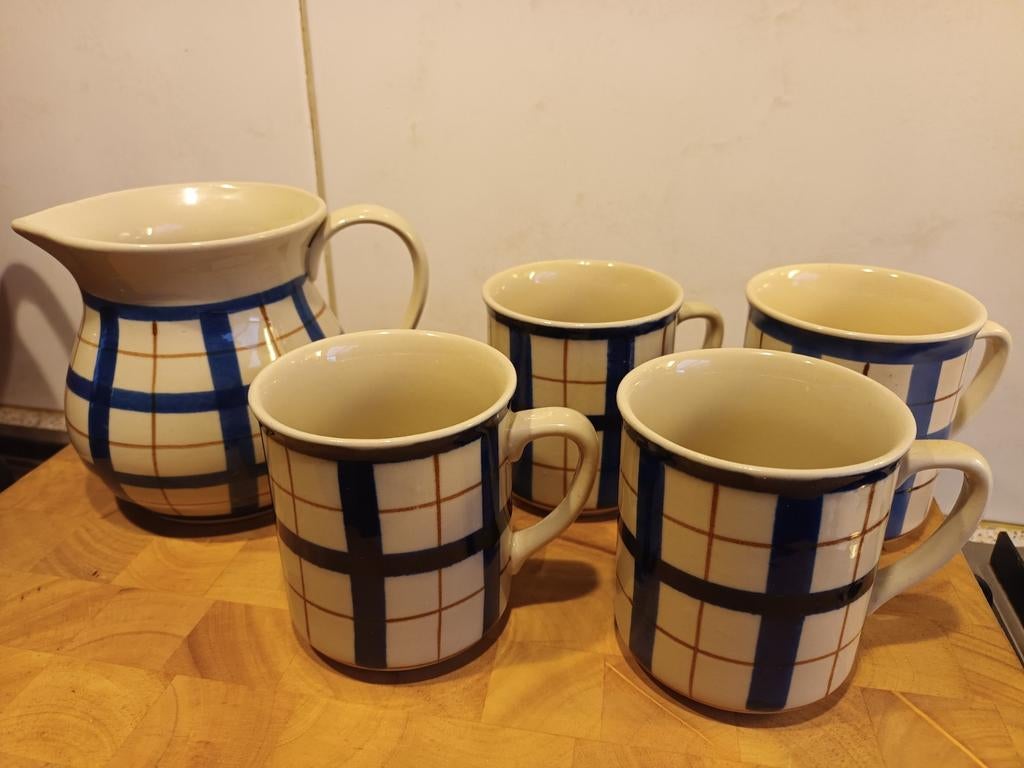 Melkkan met 4 bekers - Leuk voor ontbijt!, Gebruikt, Overige typen, Ophalen of Verzenden, Overige stijlen