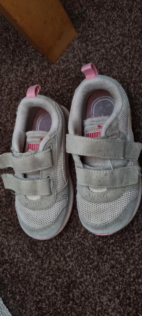 Gratis op te halen: Sneakers maat 25, Kinderen en Baby's, Kinderkleding | Schoenen en Sokken, Gebruikt, Schoenen, Ophalen