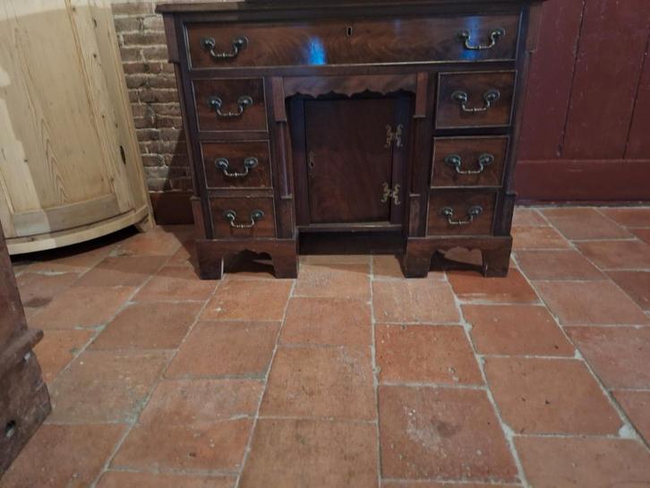 Antiek Mahonie Bureau met Laden en Deur, Antiek en Kunst, Antiek | Meubels | Kasten, Ophalen