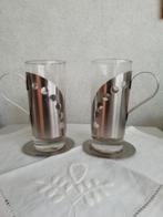 Twee prachtige theeglazen in roestvrij stalen houder, Huis en Inrichting, Keuken | Servies, Glas of Glazen, Ophalen of Verzenden