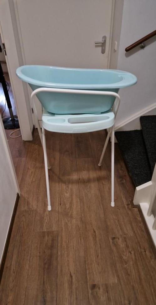 Babybadje Met Standaard - bad baby / Peuterbadje Bébé-jou, Kinderen en Baby's, Badjes en Verzorging, Gebruikt, Badje, Bébé-jou