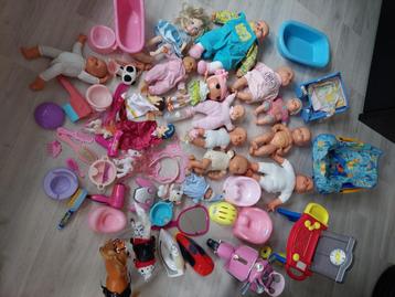 2 Dozen Poppen Baby Born Poppekleertjes Etc. Scooter beschikbaar voor biedingen