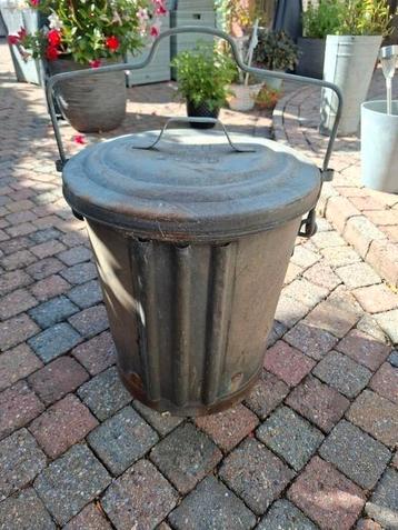 Afval emmer met deksel te koop voor €17,50 beschikbaar voor biedingen