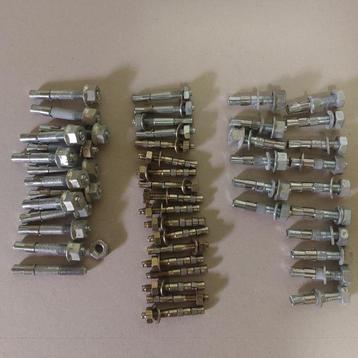 48 Div. Snelbouwankers en 126 Div houddraadbouten beschikbaar voor biedingen
