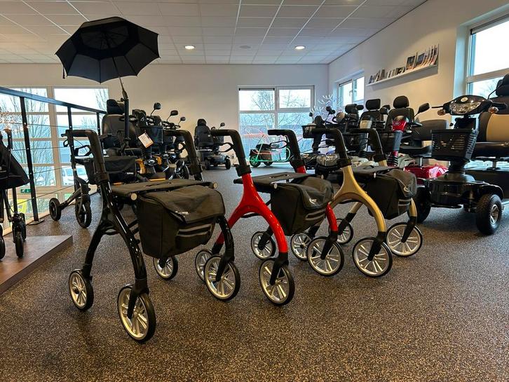 MultiMotion Curve rollator | Softwielen | Binnen & Buiten, Diversen, Rollators, Nieuw, Lichtgewicht, Opvouwbaar, Ophalen of Verzenden