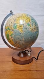 vintage globe / retro glazen wereldbol van Räth, Huis en Inrichting, Woonaccessoires | Wereldbollen, Ophalen, Verlicht, Gebruikt
