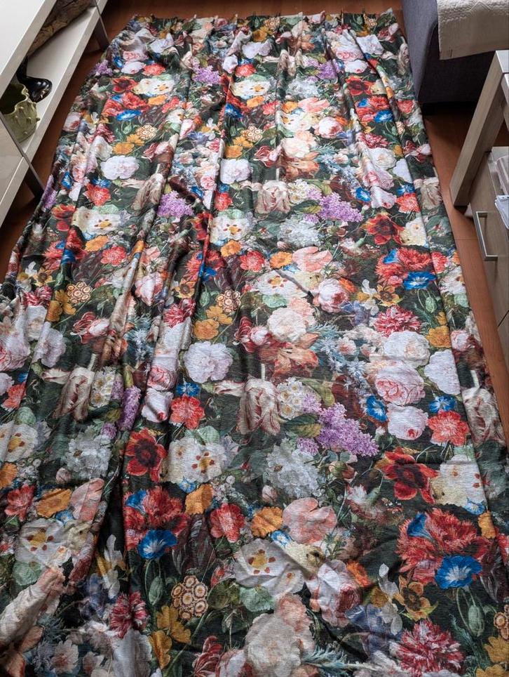 Prachtig gordijn met bloemenmotief - Nieuw!, Huis en Inrichting, Stoffering | Gordijnen en Lamellen, Nieuw, 200 cm of meer, 100 tot 150 cm